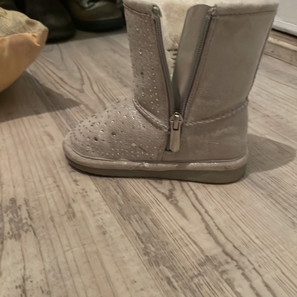 6M "lil comfy gems" baby boots! - Picture 3 of 4